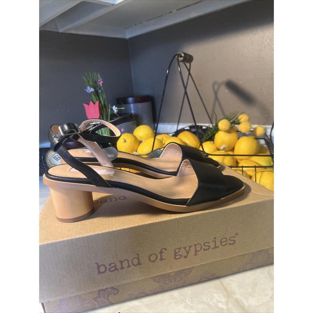 NIB Band of Gypsies Size 9 BLACK TOPANGA  Sandals with Round wooden Heels